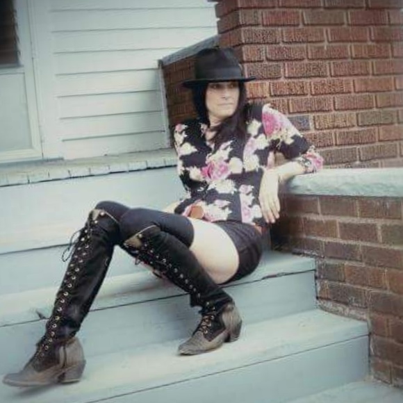 Meet your Posher, Amy - Picture 4 of 7